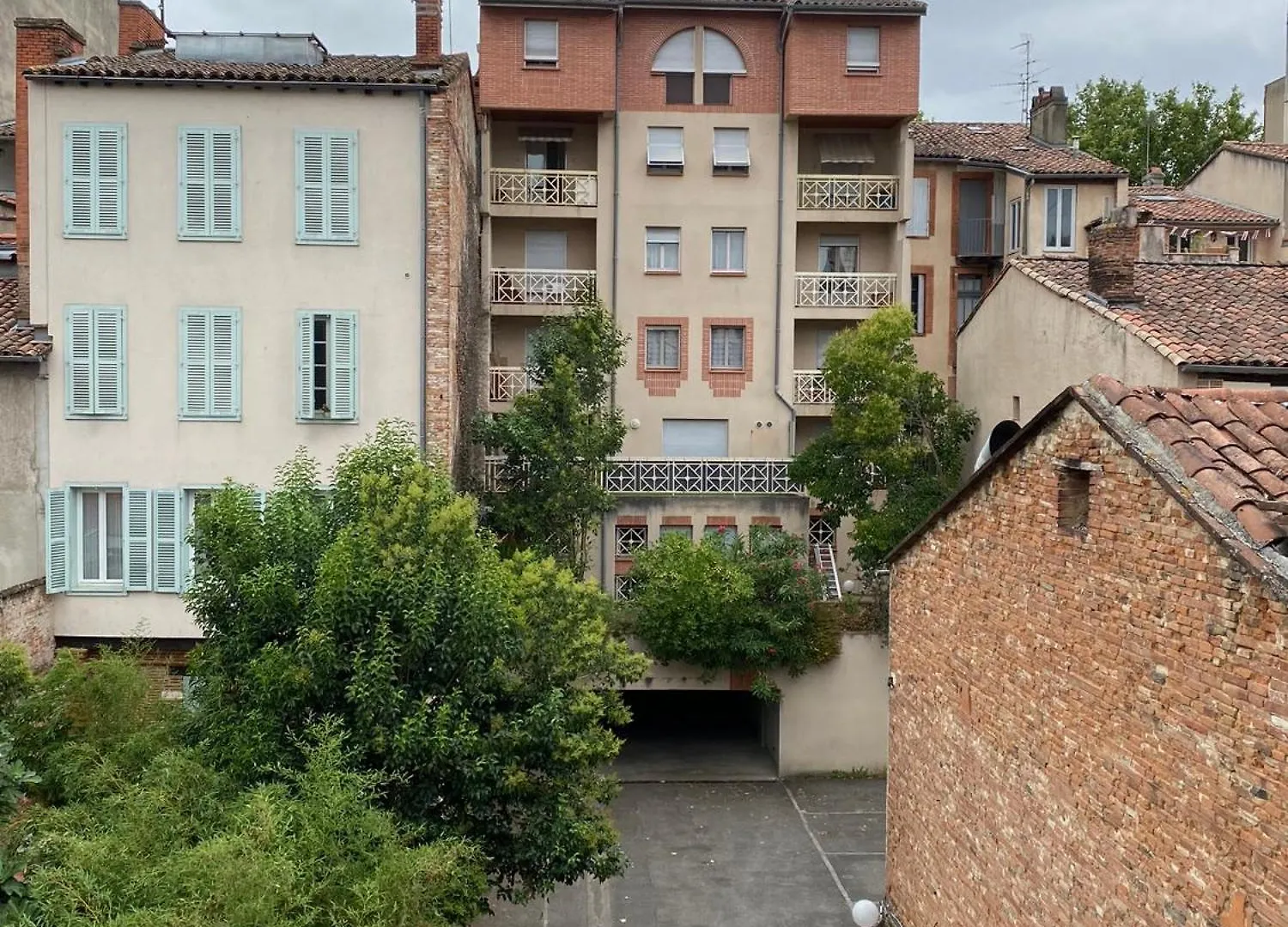 Studio climatisé, entrée autonome, aux Carmes, parking privé Tolosa
